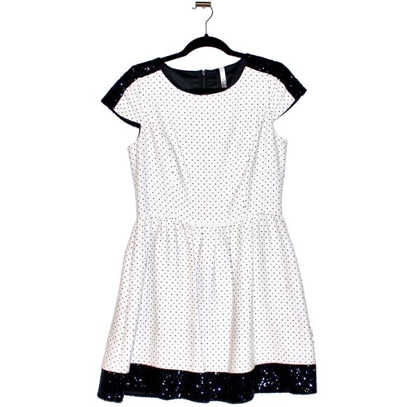 Kensie Dotted Mini Dress w Sequins Size Medium - Picture 1 of 6